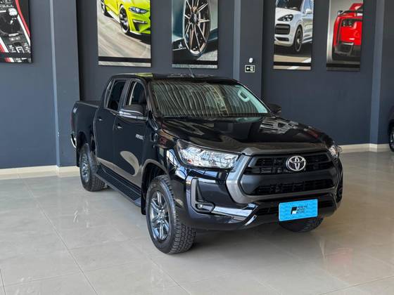 TOYOTA HILUX 2.8 D-4D TURBO DIESEL CD SR 4X4 AUTOMÁTICO